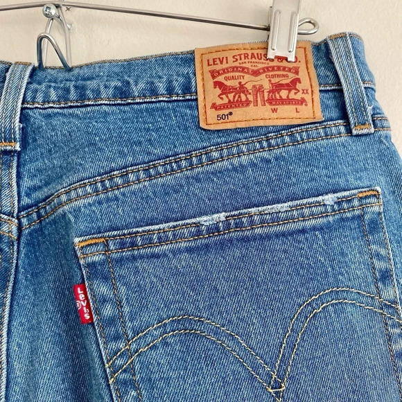 Levi’s 501 Straight Leg Medium Blue Ripped High-Rise Jeans Size 31 - Picture 6 of 7